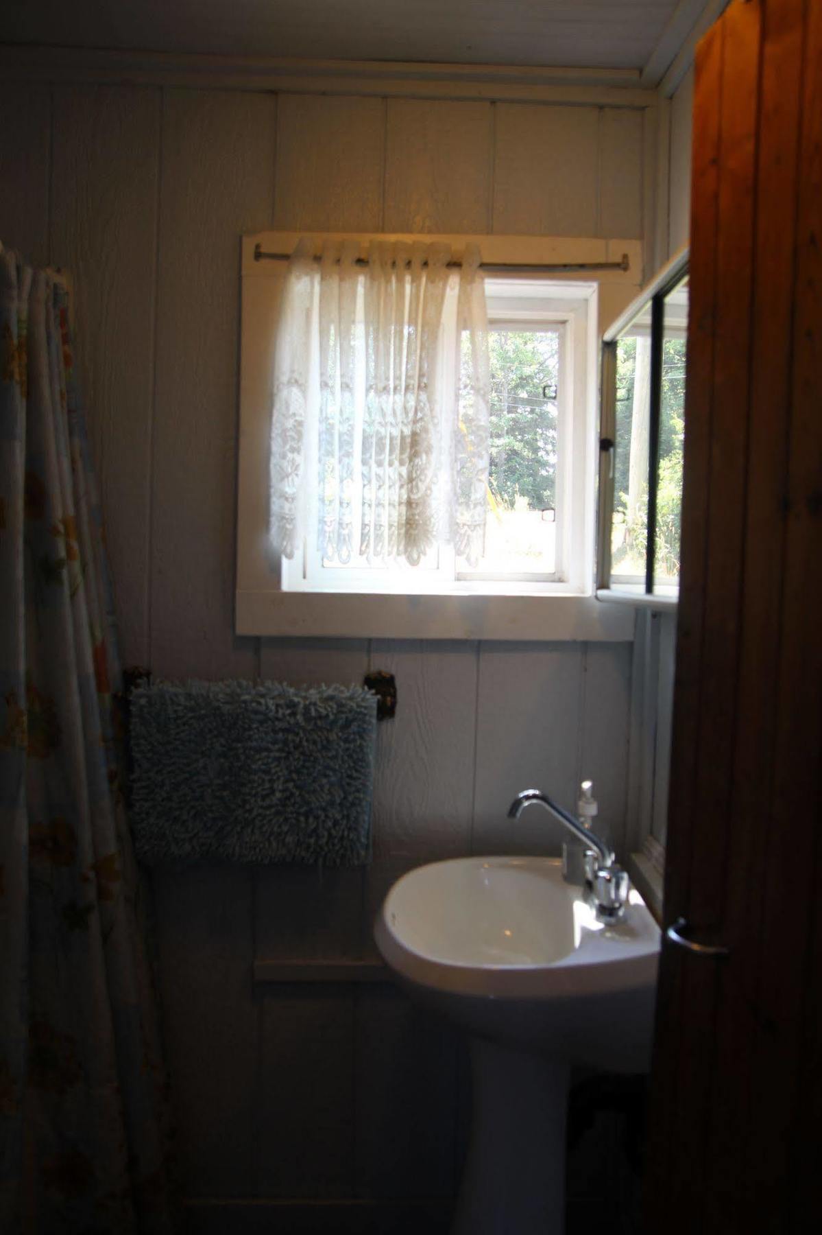 Black Lake Cabins Torrance Ngoại thất bức ảnh